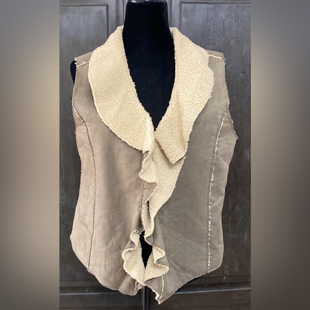Karen Hart rugged army green faux suede vest with Sherpa Fleece - Size Medium